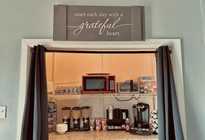 민박 Speedway Legacy Inn