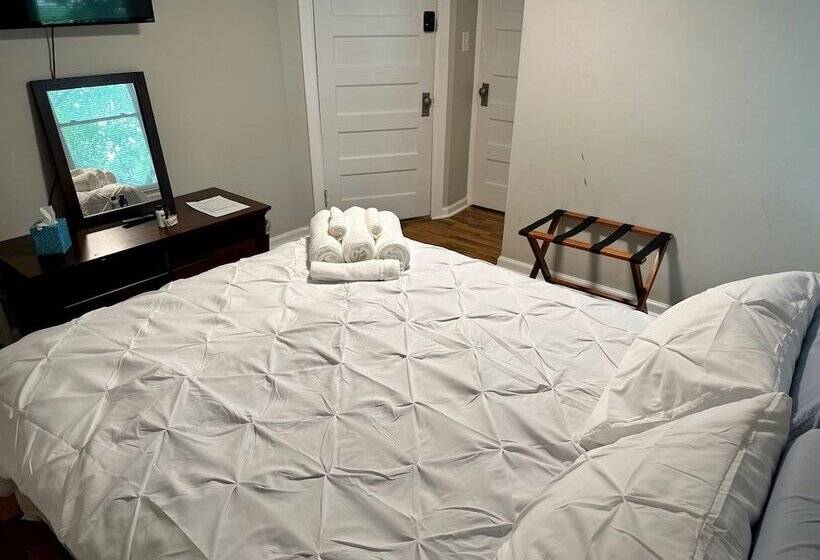 Bed and Breakfast Speedway Legacy Inn