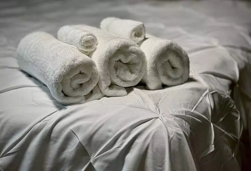 민박 Speedway Legacy Inn