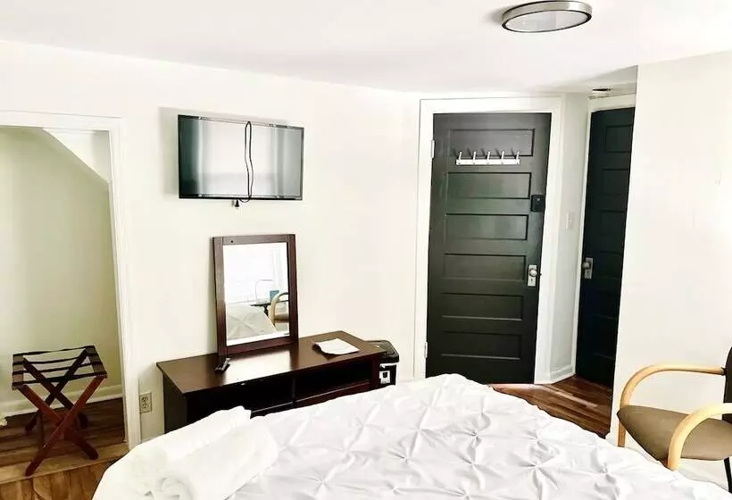 민박 Speedway Legacy Inn