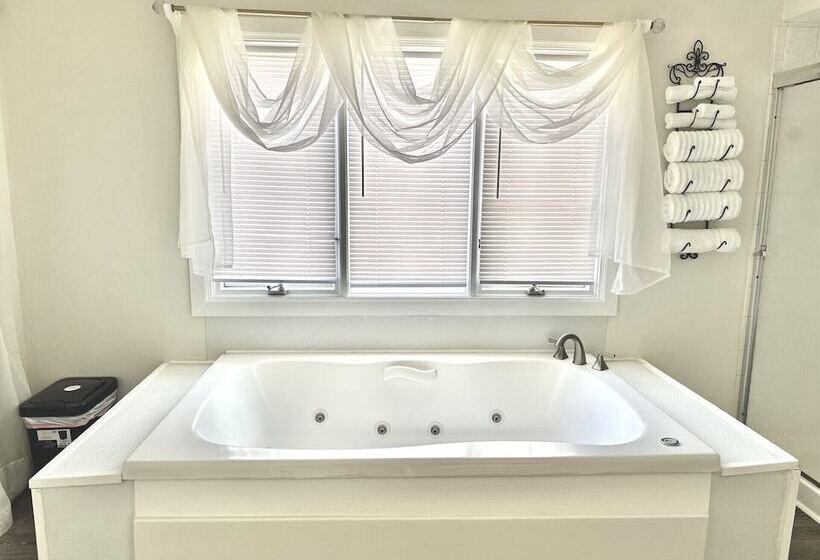 Bed and Breakfast Speedway Legacy Inn