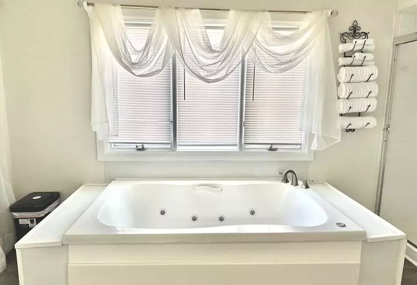 민박 Speedway Legacy Inn