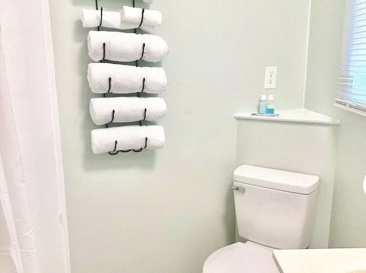 민박 Speedway Legacy Inn