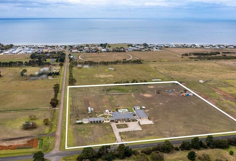 צימר The Oxley Estate