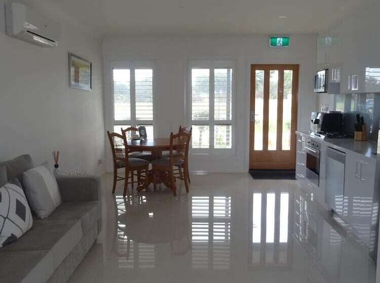 צימר The Oxley Estate