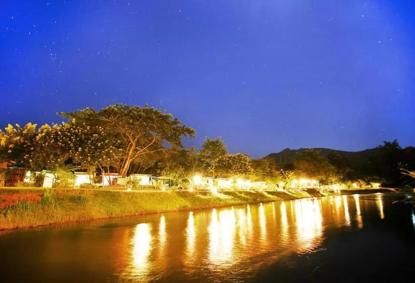 ホテル The Riverfront Reserve