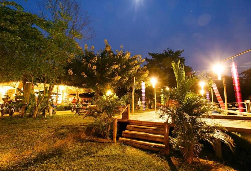 Hotel Baan Pai Riverside Resort