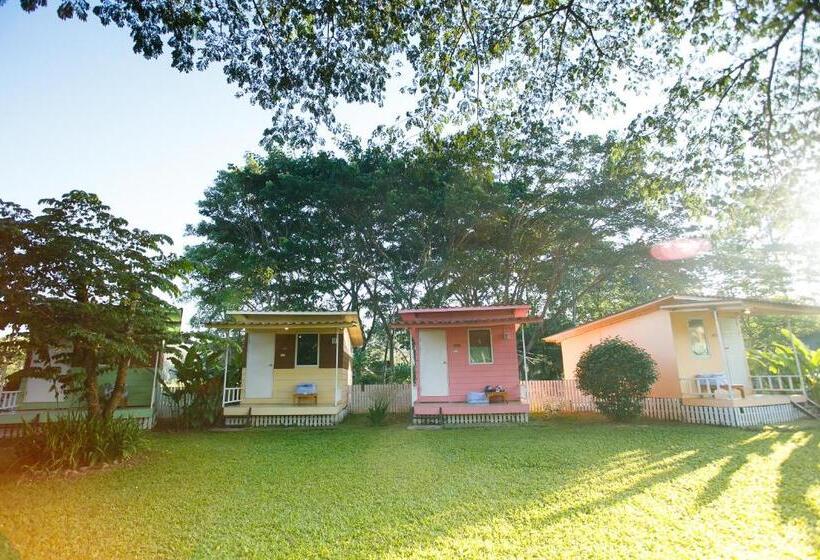 Hotel Baan Pai Riverside Resort