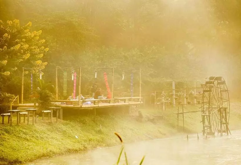 ホテル The Riverfront Reserve