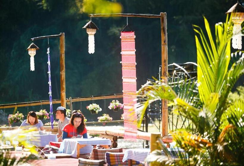 Hotel Baan Pai Riverside Resort