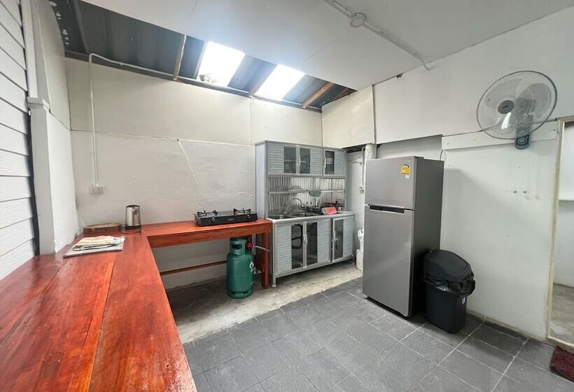 Hotel Haad Chao Phao Resort