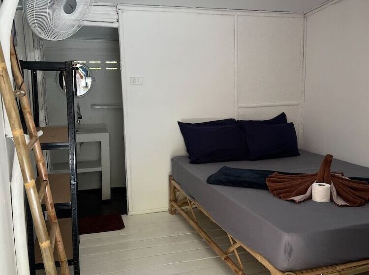 Hotel Haad Chao Phao Resort