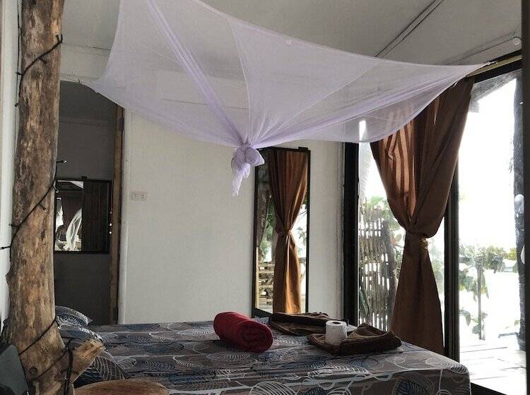 Hotel Haad Chao Phao Resort