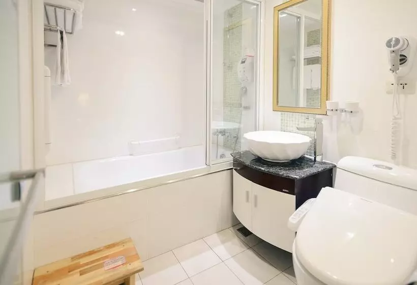 Kiwi Hotel Mrt Wenxin Branch