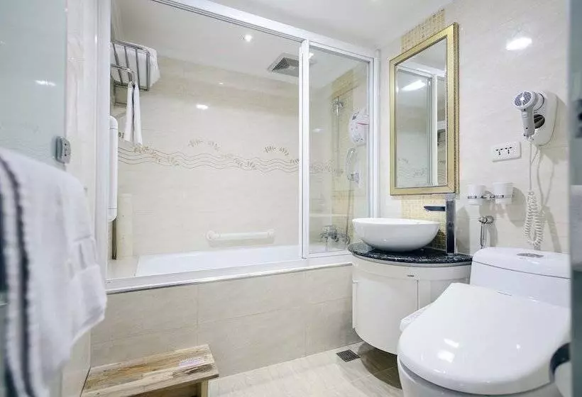 Kiwi Hotel Mrt Wenxin Branch