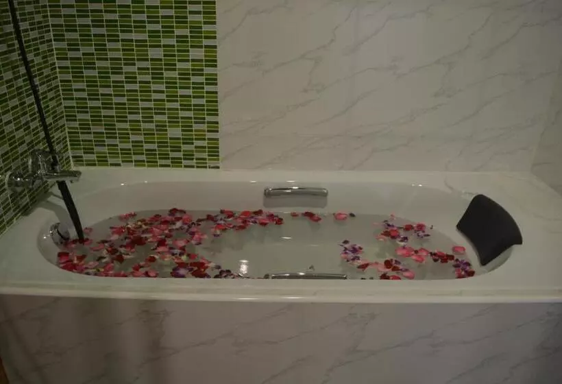 Hotelli Pace Residence Pattaya