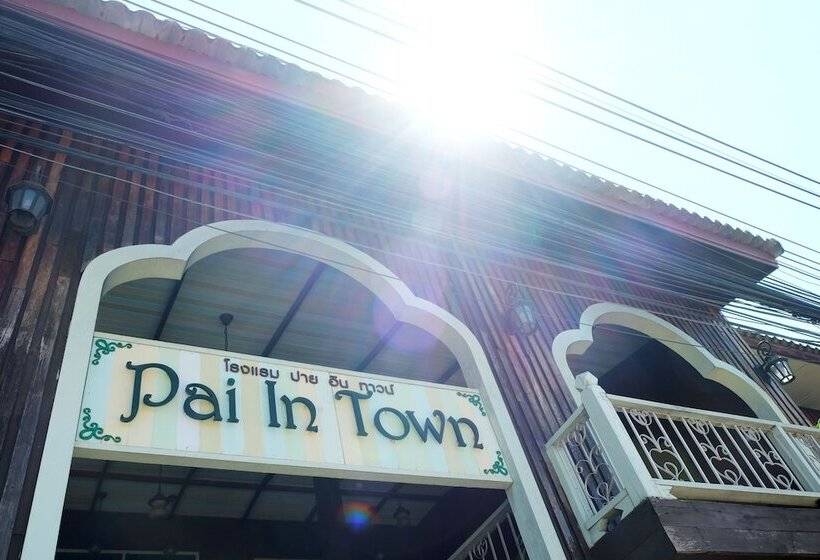 호텔 Pai In Town