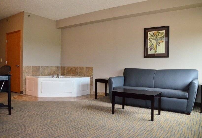 Qube Hotel Polk City