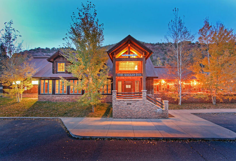 בית מלון כפרי The Angler Inn