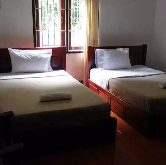 בית מלון כפרי Vang Vieng Sunrise View Resort