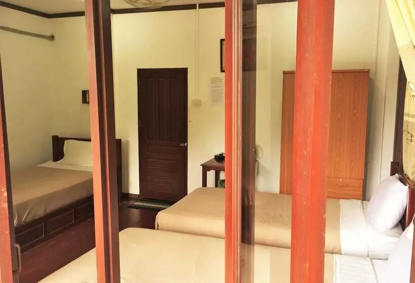 בית מלון כפרי Vang Vieng Sunrise View Resort