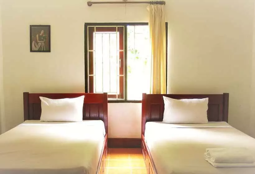 בית מלון כפרי Vang Vieng Sunrise View Resort