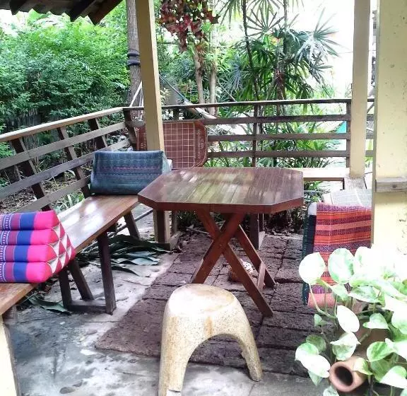 پانسیون At Home Sukhothai