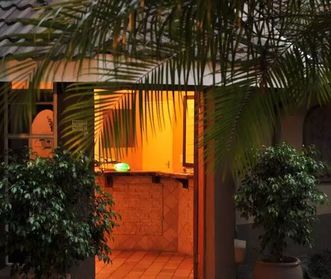 膳宿费 Sunset Manor