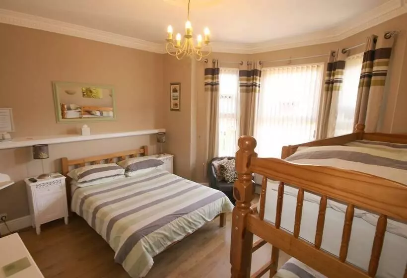 Pensione The Courtyard Guest House