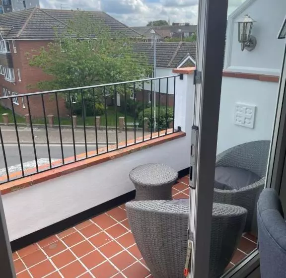 Pensione The Courtyard Guest House