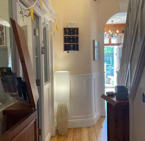 Pensione The Courtyard Guest House