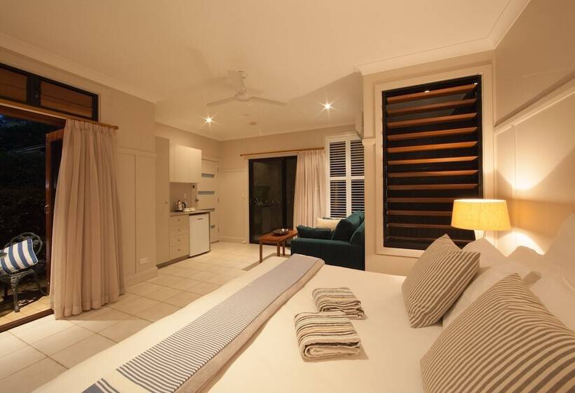 Bed and Breakfast Cavvanbah Beach House