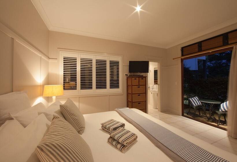 Bed and Breakfast Cavvanbah Beach House