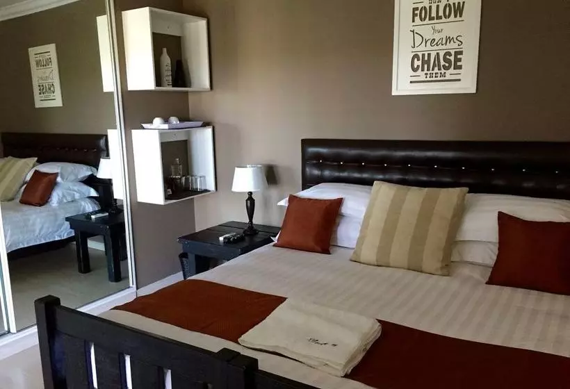 Bed and Breakfast Cloud 9 On George Randall Drive