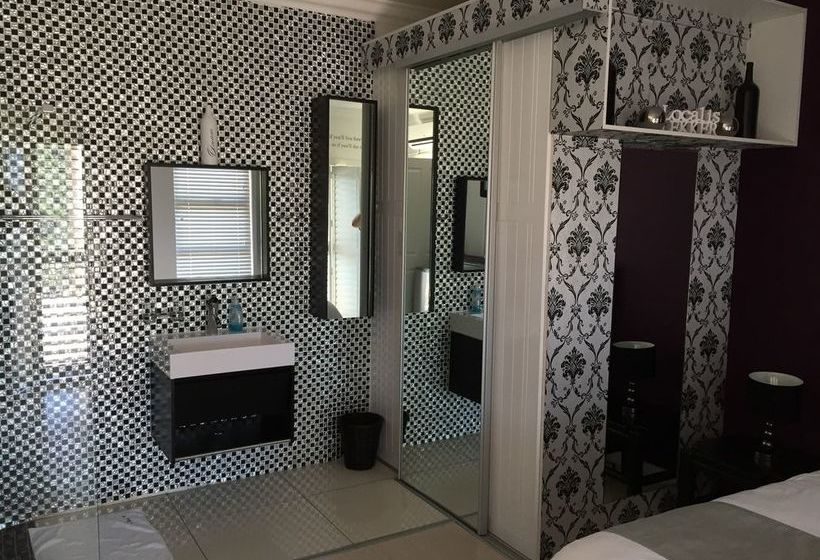 تختخواب و صبحانه Cloud 9 On George Randall Drive