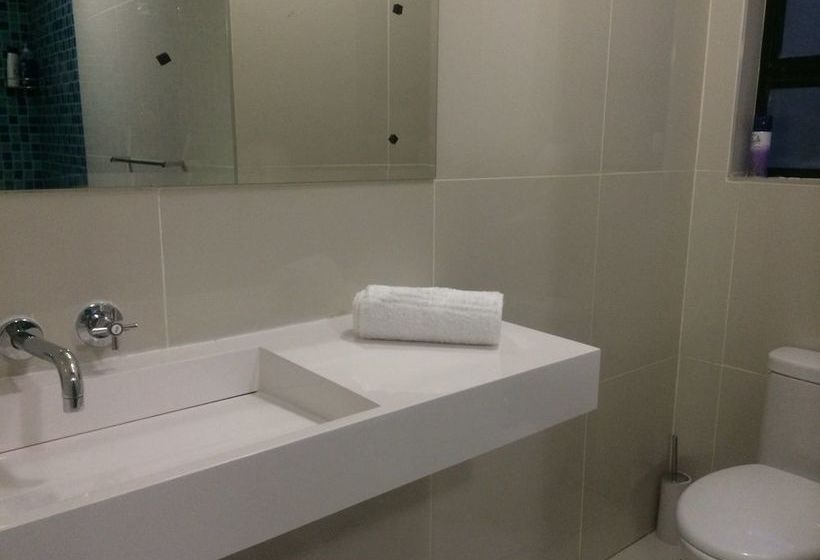 تختخواب و صبحانه Cloud 9 On George Randall Drive