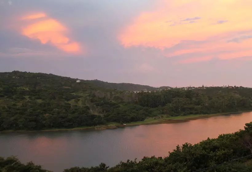 Bed and Breakfast Cloud 9 On George Randall Drive