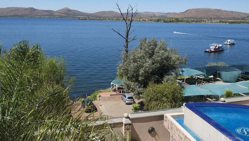 مبيت وإفطار Kosmos Manor