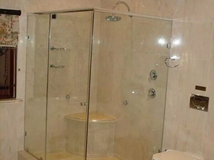 Aamiaismajoitus (B&B) Kosmos Manor