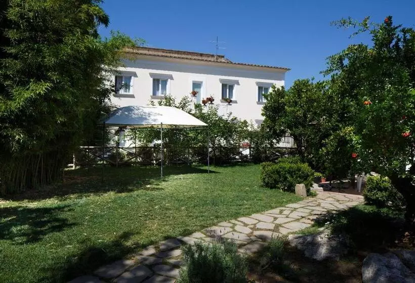 Aamiaismajoitus (B&B) Villa Don Camillo