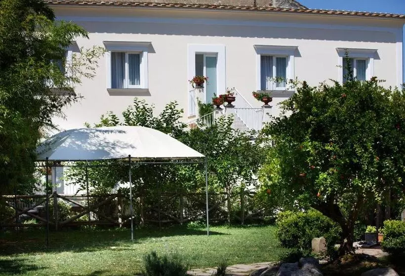 Aamiaismajoitus (B&B) Villa Don Camillo