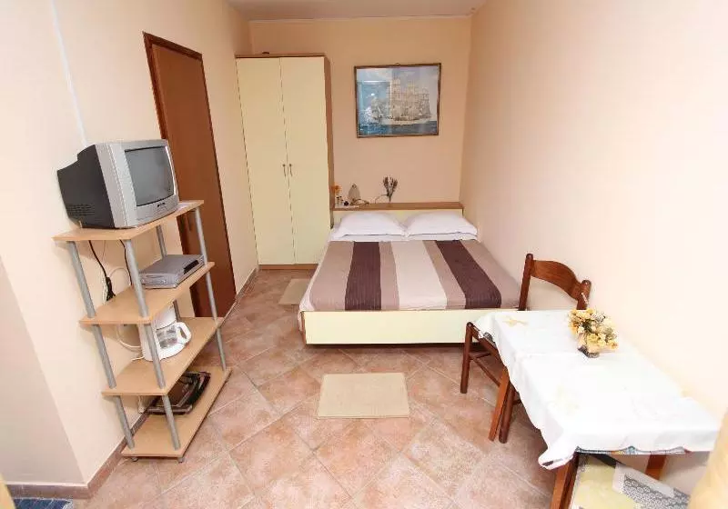 בית מלון כפרי Apartment Divna