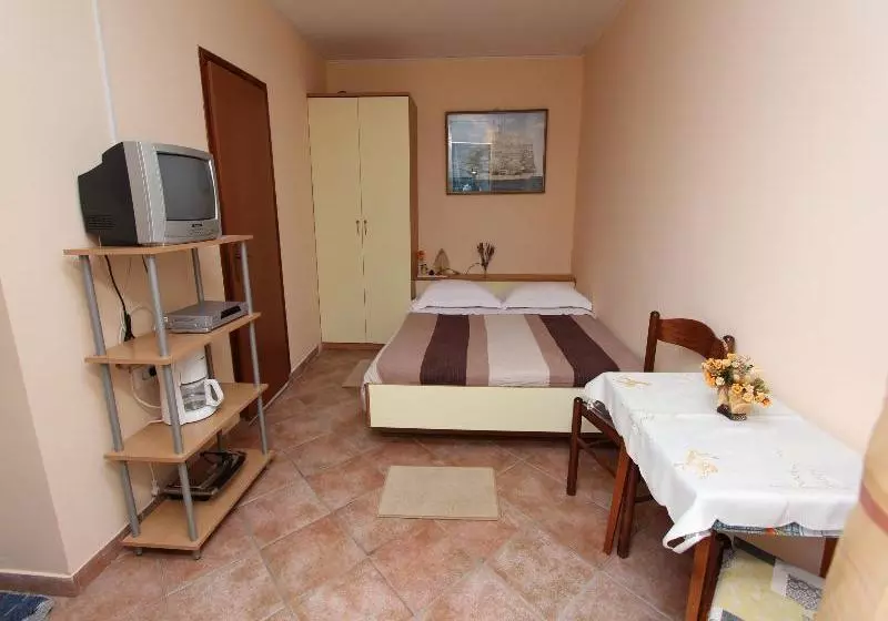 בית מלון כפרי Apartment Divna