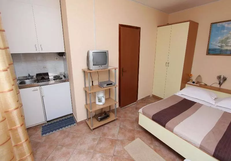 בית מלון כפרי Apartment Divna