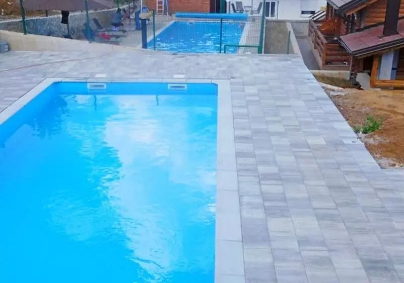 هتل Apartments Kristic