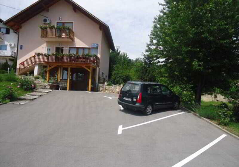 هتل Apartments Kristic