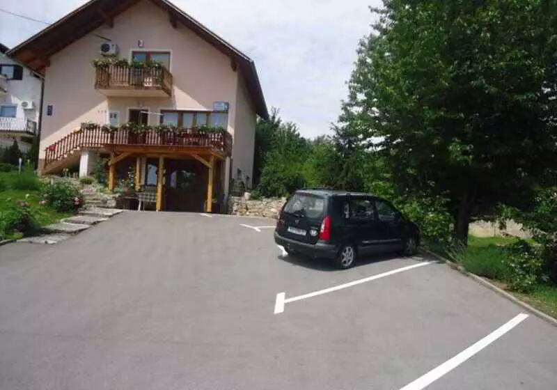 هتل Apartments Kristic