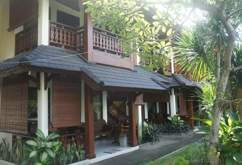 ホテル Batu Bolong Cottages