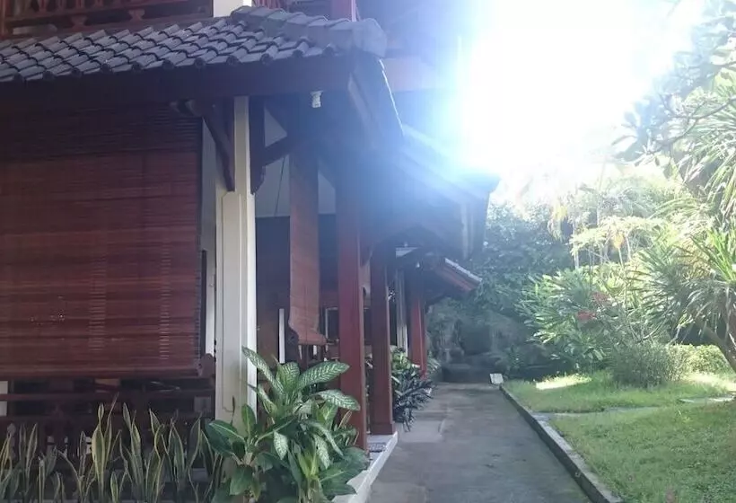 ホテル Batu Bolong Cottages