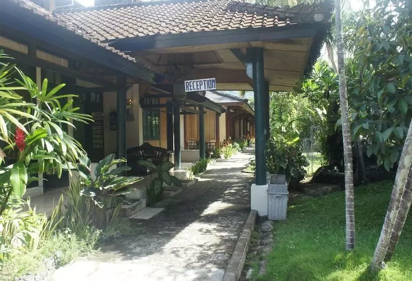 ホテル Batu Bolong Cottages